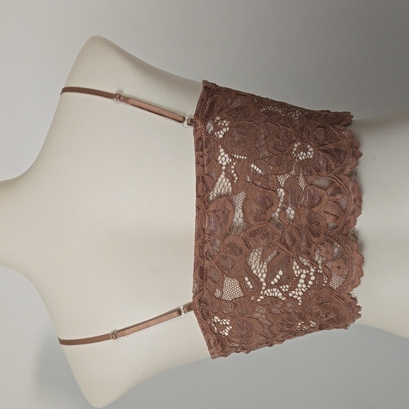 2 Comfy Boho Bralettes (M) - Picture 4 of 15